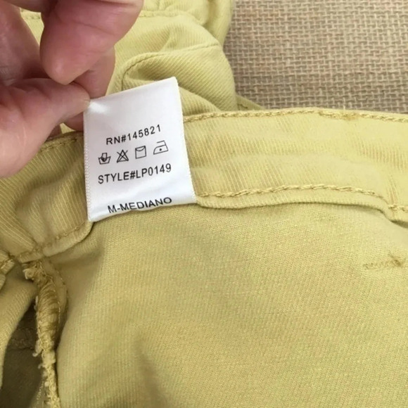 Listicle High Waist Women’s Ruffle Shorts - Picture 6 of 6